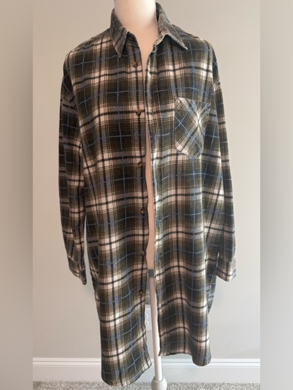 Cozy Oversized Button Front Flannel Plaid Shirt - Size Medium